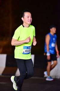 BIB: 40229
                            <button type="button" onclick="openModal(20969885)" class="btn btn-primary btn-sm float-right btn-popup" data-toggle="modal" data-target=".modal-high-quality">
                        <i class="fas fa-shopping-cart"></i> Add to Cart
                    </button>
                                            <button type="button" onclick="isThisMe(20969885, true)" class="btn btn-success btn-sm float-right btn-popup btn-isme hidden" data-toggle="tooltip" data-placement="bottom" title="นี่คือรูปของคุณใช่ไหม คลิกที่นี่เพื่อเอาเข้าอัลบั้ม">
                        <i class="fas fa-plus"></i> Add to album
                    </button>
                    <button type="button" onclick="isThisMe(20969885, false)" class="btn btn-warning btn-sm float-right btn-popup btn-isnotme hidden">
                        <i class="fas fa-ban"></i> Remove from album
                    </button>